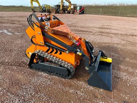 land hero mini skid steer track